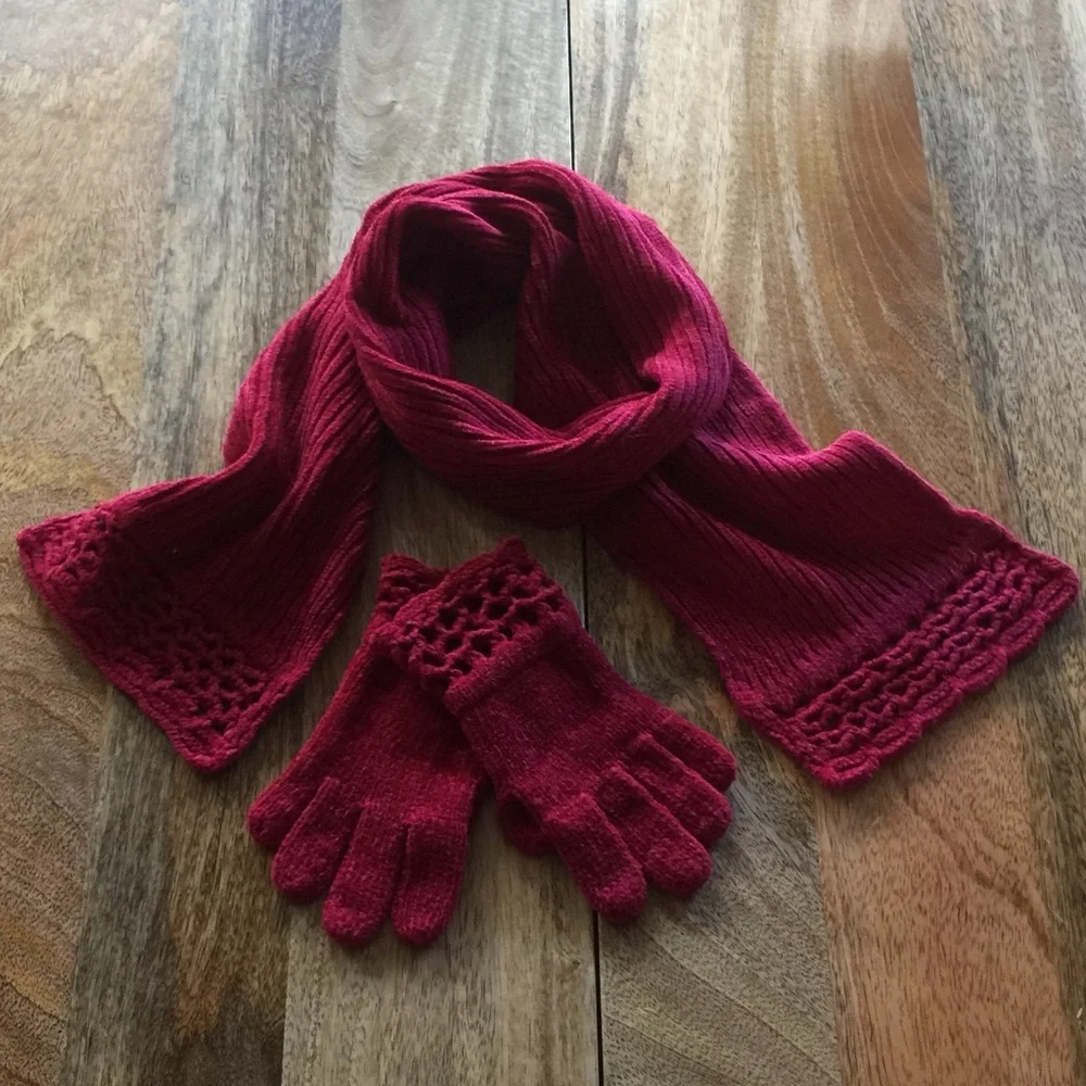 Toddler Chenille deep red scarf and gloves.